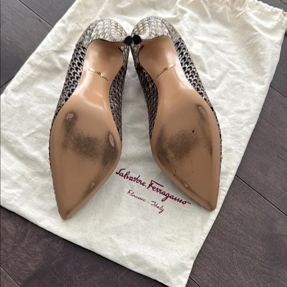 Salvatore Ferragamo Leather Printed Pumps